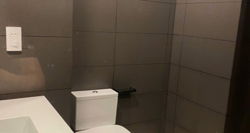 tollet can ho ban 3 810x430 - Bán căn hộ chung cư Sky Garden 2, 88m2, 03pn, giá 6.550 tỷ, nhà mới , đầy đủ nội thất.