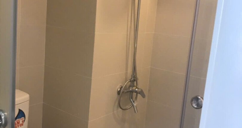 tollet can ho ban 5 810x430 - Sản phẩm ít, giá chất lượng , sky garden 3, diện tích 70,1m2, giá 4.9 tỷ, nội thất đầy đủ, nhà đang có hợp đồng thuê.