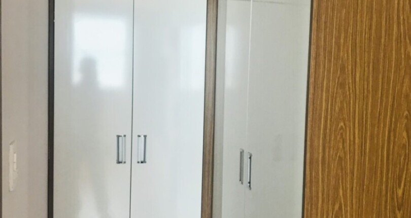 tu quan ao 810x430 - Rẻ nhất thị trường - bán căn hộ 2pn chung cư Green Valley Phú Mỹ Hưng giá 7,3 tỷ