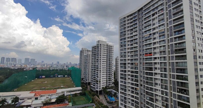 view phong khach can ho ban 1 810x430 - Bán căn hộ 3pn block D chung cư Scenic Valley 1 phường Tân Mỹ Giá 8,540 tỷ