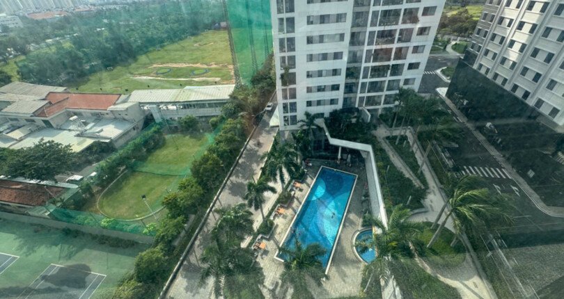 view phong khach can ho ban 2 810x430 - Giá mua bán căn hộ 3pn tháp D chung cư Green Valley phường Tân Mỹ T8/2025