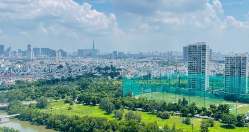 view phong khach can ho ban 5 810x430 - Giá mua bán căn hộ 3pn tòa L chung cư Happy Valley phường Tân Hưng T9/2025
