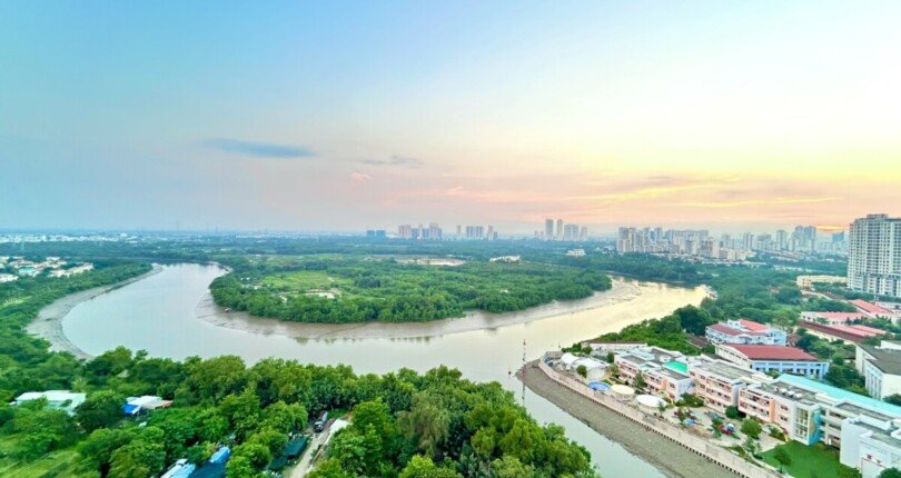 view phong ngu can ho ban 810x430 - Giá mua bán căn hộ 3pn tòa nhà A chung cư Midtown Phú Mỹ Hưng phường Tân Mỹ T8/2025