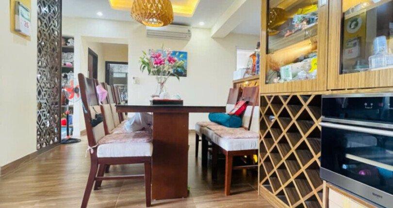 ban can ho garden court 2 2 810x430 - Bán căn hộ Garden Court 2. DT 129m2 Nhà đẹp- Nội thất đầy đủ như hình- 3 Phòng-2wc- View ban công hướng Bắc- Giá 13.5 Tỷ