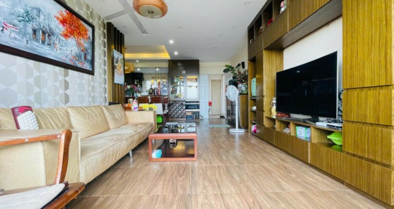 ban can ho garden court 2 4 810x430 - Bán căn hộ Garden Court 2. DT 129m2 Nhà đẹp- Nội thất đầy đủ như hình- 3 Phòng-2wc- View ban công hướng Bắc- Giá 13.5 Tỷ