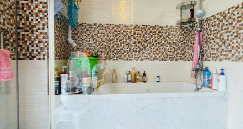 ban can ho garden court 2 5 810x430 - Bán căn hộ Garden Court 2. DT 129m2 Nhà đẹp- Nội thất đầy đủ như hình- 3 Phòng-2wc- View ban công hướng Bắc- Giá 13.5 Tỷ