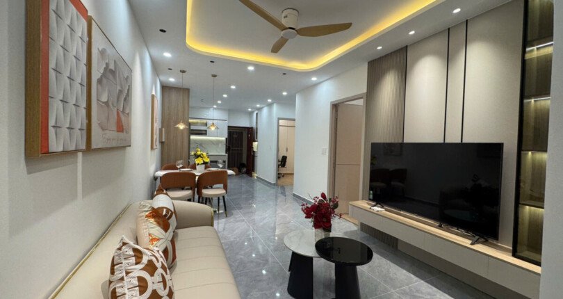 ban can ho sky garden 2 1 810x430 - Bán nhanh căn hộ đẹp tại Sky Garden 2. DT 71m2 Thiết kế 2 Phòng-2wc- Nội thất mới- View hồ bơi- Giá bán 5.350 Tỷ