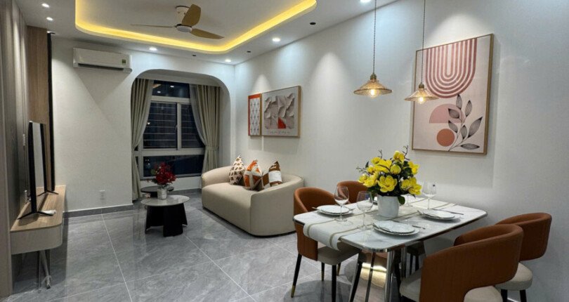 ban can ho sky garden 2 5 1 810x430 - Bán nhanh căn hộ đẹp tại Sky Garden 2. DT 71m2 Thiết kế 2 Phòng-2wc- Nội thất mới- View hồ bơi- Giá bán 5.350 Tỷ
