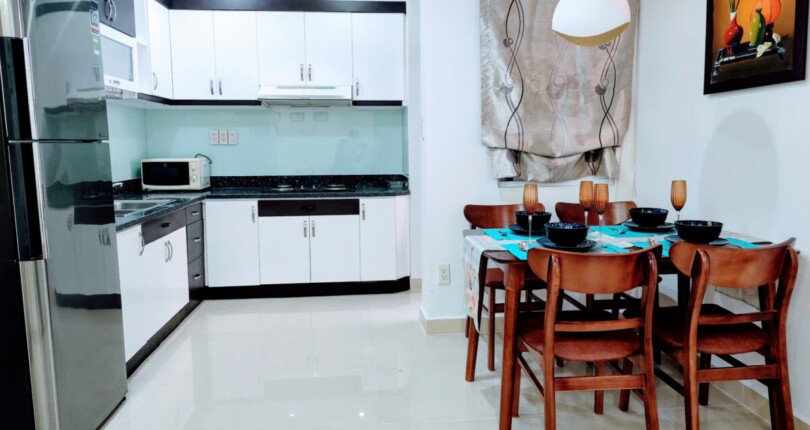 bep can ho ban 810x430 - Bán căn hộ chung cư Sky Garden 3, diện tích 56m2, giá , 3.980 tỷ, nhà đầy đủ nội thất, đang có hợp đồng thuê.