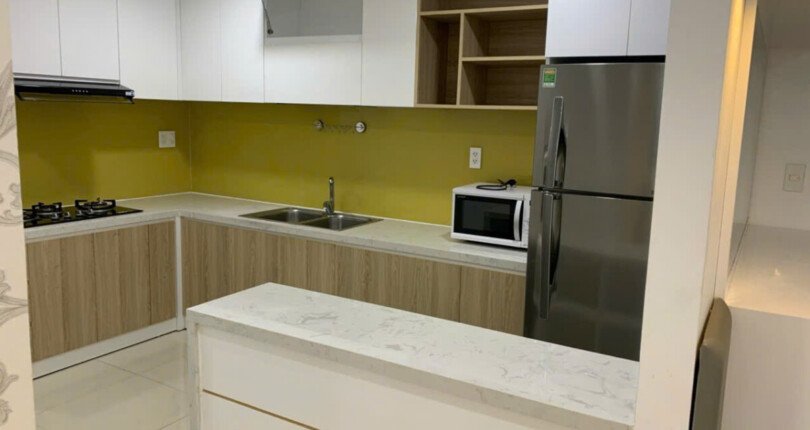 bep can ho can ban 1 810x430 - Bán căn hộ 110m2, chung cư Scenic Valley 1, giá 9.6 tỷ, 03pn, nội thất căn hộ đầy đủ, xem nhà dễ.