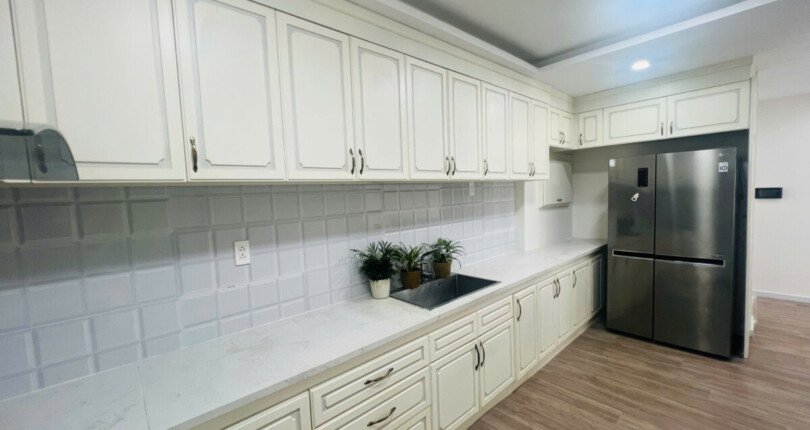 bep can ho cho thue 2 810x430 - Cho thuê căn hộ chung cư Scenic Valley 1, 03pn, giá 27tr/tháng, nhà đẹp, nội thất đầy đủ.