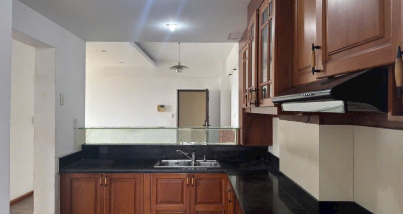 bep trong can ho ban 810x430 - Giá mua bán căn hộ 3pn chung cư Grand View Phú Mỹ Hưng T9/2025