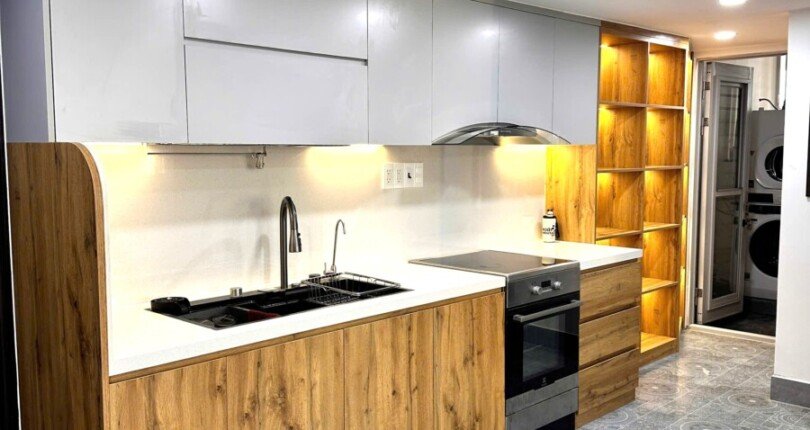 can canh bep rong rai 810x430 - Chủ nhà gửi bán gấp căn hộ Duplex 4pn chung cư Scenic Valley 1 giá 9,5 tỷ