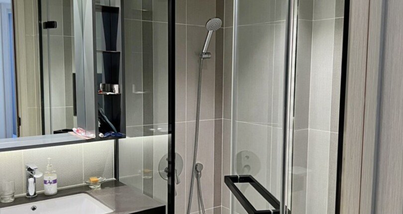 can ho ban co 2 toilet hoan thien cao cap 1 810x430 - Giá mua bán căn hộ 2pn tòa A căn 08 chung cư Cardinal Court phường Tân Mỹ T9/2025