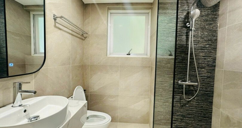 can ho ban co 3 toilet sang trong nhu hinh 810x430 - Giá mua bán căn hộ 3pn tòa A chung cư Riverside Residence phường Tân Mỹ T10/2025