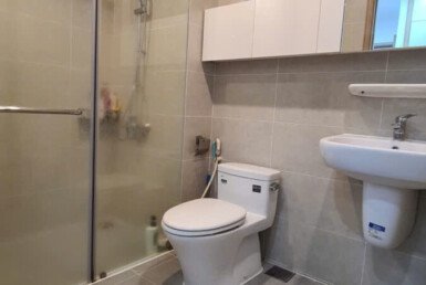 can-ho-co-2-toilet-day-du-thiet-bi