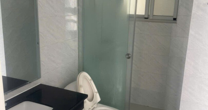 can ho co 2 toilet hoan thien nhu hinh 1 810x430 - Giá mua bán căn hộ 3pn tòa L khu R15 chung cư Happy Valley Phú Mỹ Hưng T9/2025