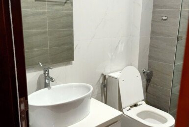 can-ho-co-2-toilet-hoan-thien-nhu-hinh