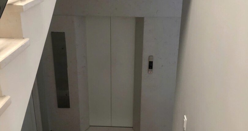 cho thue biet thu Nam thong 11 Copy 810x430 - Cho thuê biệt thự Nam Thông Phú Mỹ Hưng. Tổng DT 300m2- có thang máy- 3 Phòng-2wc- Giá thuê 2.700 USD/Tháng