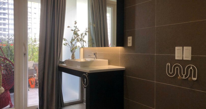 cho thue biet thu Nam thong 8 Copy 810x430 - Cho thuê biệt thự Nam Thông Phú Mỹ Hưng. Tổng DT 300m2- có thang máy- 3 Phòng-2wc- Giá thuê 2.700 USD/Tháng