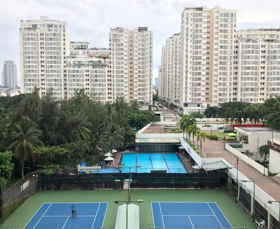 gen h z7004085353051 c1831a316d61d7c973d1693350c5040f 1 900x738 - Cho thuê căn góc Sky Garden 2. DT 91m2 View hồ bơi- Nhà đẹp- 2 phòng ngủ-2wc- Lầu trung- Giá thuê 20 Triệu/Tháng