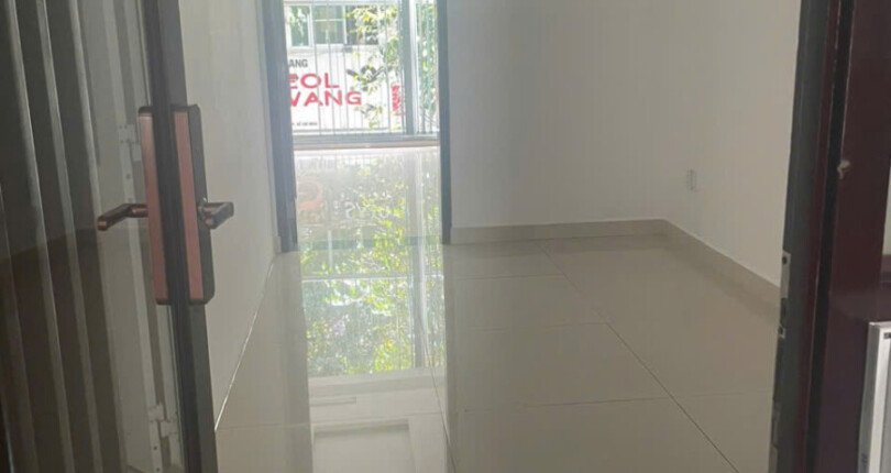 hien trang toa nha co 10pn lon 810x430 - Giá cho thuê tòa nhà văn phòng có 10pn đường Nội khu Hưng Gia 4 t9/2025