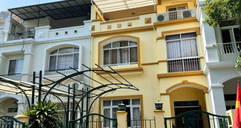 hin anh mua ban nha nguyen can khu biet thu hung thai 1 t10 2025 810x430 - Giá mua bán nhà nguyên căn Khu biệt thự Hưng Thái 1 phường Tân Hưng T10/2025