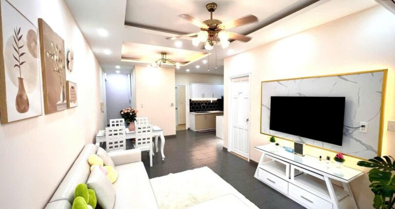hinh anh phong khach can ho can ban 2 810x430 - Cần bán căn hộ 68m2, chung cư Sky Garden 3, giá 4.850 tỷ, nhà đẹp, đang có hợp đồng thuê ổn định.