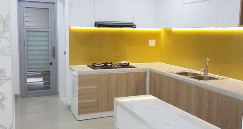 khong gian bep rong rai 2 810x430 - Giá mua bán căn hộ 3pn block D chung cư Scenic Valley 1 Phú Mỹ Hưng T9/2025