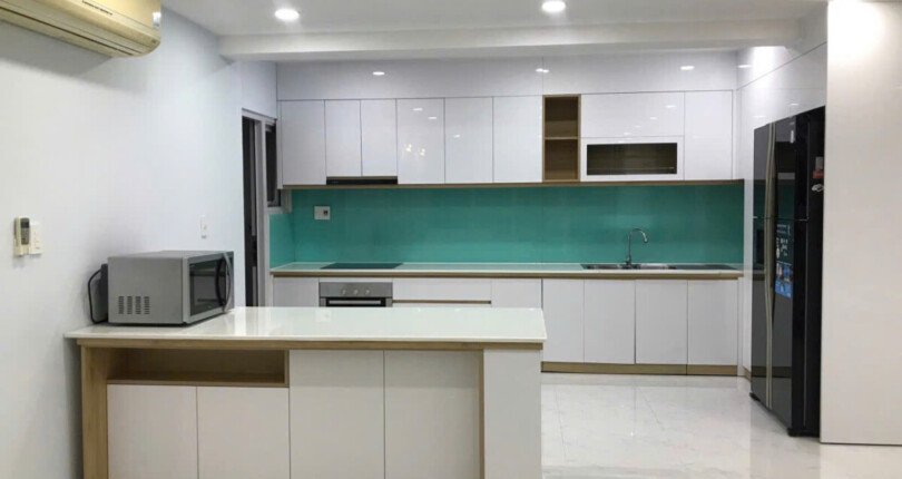 khong gian bep trong can ho ban 2 810x430 - Bán căn hộ 3pn diện tích 135m2 chung cư Happy Valley phường Tân Hưng T9/2025