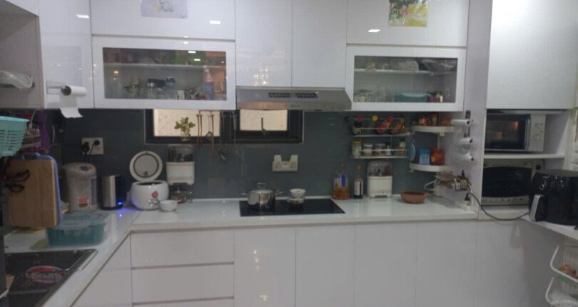 khong gian bep trong can ho ban 810x430 - Giá mua bán căn hộ 3pn tòa A view công viên chung cư Nam Phúc Le Jardin T9/2025