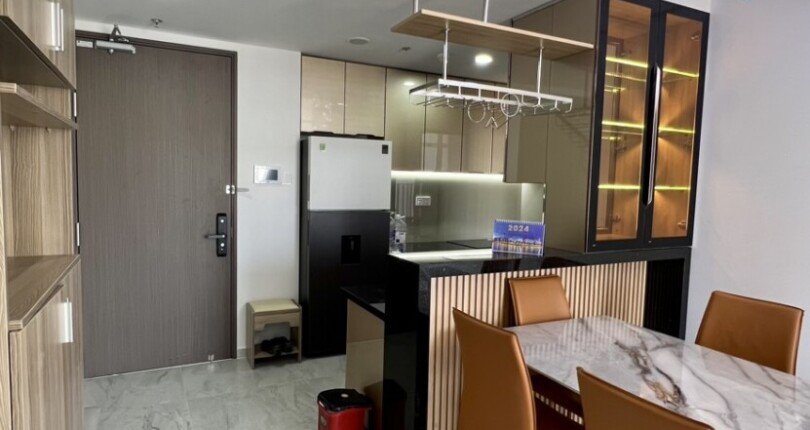 khong gian phong an va bep 1 810x430 - Giá mua bán căn hộ 2pn tòa A căn 08 chung cư Cardinal Court phường Tân Mỹ T9/2025