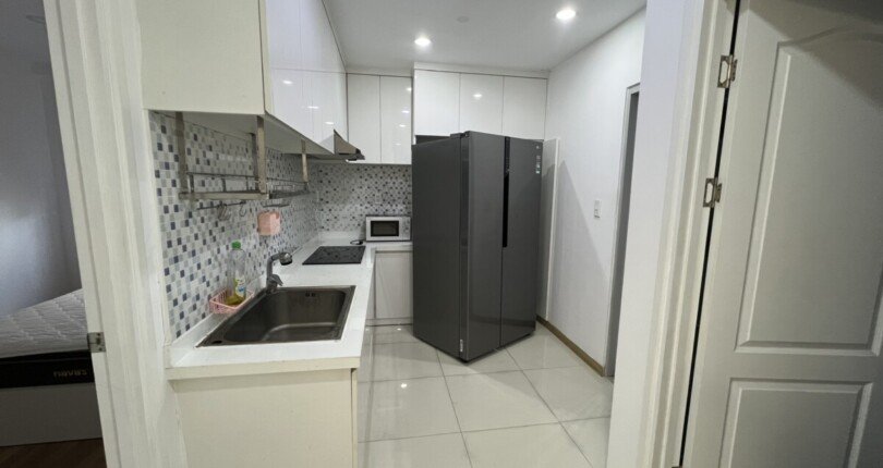 khong gian phong bep 810x430 - Giá mua bán căn hộ 2pn 77m2 Tòa nhà H chung cư Scenic valley 1 phường Tân Mỹ