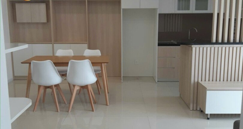 khu vuc phong khach va phong an 810x430 - Giá mua bán căn hộ 2pn tòa nhà B chung cư Hưng Phúc Happy Residence T9/2025