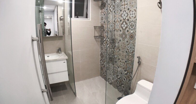 nha ve sinh can ho can cho thue 810x430 - Cho thuê căn hộ chung cư Scenic Valley 1, 03pn, giá 26tr/tháng, nhà đẹp, đầy đủ nội thất.