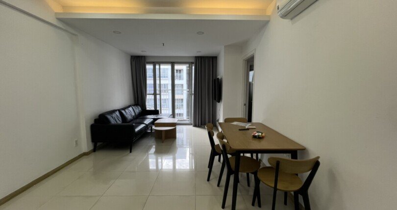 phong khach can ho 2 810x430 - Giá mua bán căn hộ 2pn 77m2 Tòa nhà H chung cư Scenic valley 1 phường Tân Mỹ