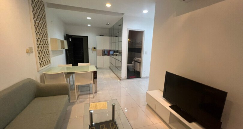 phong khach can ho ban 21 810x430 - Bán căn hộ 70m2 chung cư Sky Garden 3, giá 4.9 tỷ, nội thất đầy đủ, nhà đang có hợp đồng thuê.