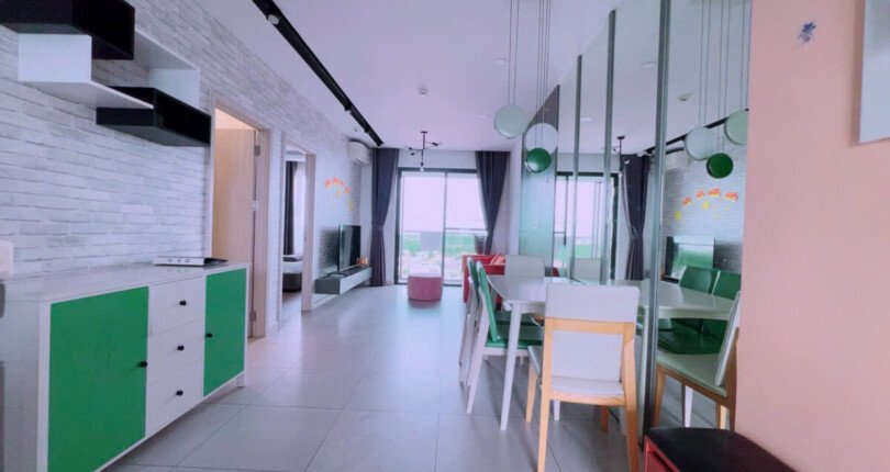 phong khach can ho ban 3 810x430 - Giá mua bán căn hộ 2pn tòa nhà B chung cư Hưng Phúc Premier phường Tân Mỹ T9/2025