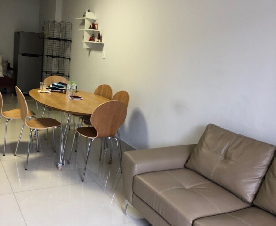 phong khach can ho can ban 1 900x738 - Bán căn hộ chung cư Scenic Valley 1, 71m2, giá 5.8 tỷ, nhà đang có hợp đồng thuê ổn định.