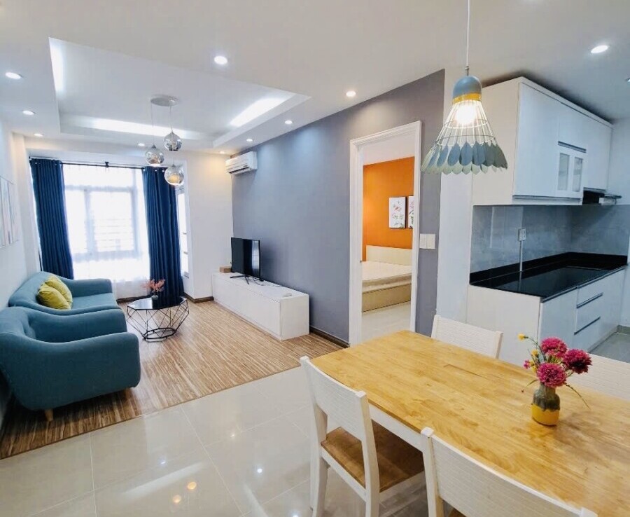 phong khach can ho can ban 900x738 - Bán căn hộ 68m2, chung cư Sky Garden 3, giá 4.9 tỷ, đầy đủ nội thất, nhà đang trống xem nhà dễ.