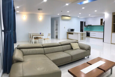 phong khach lien ke phong bep rong rai 385x258 - Bán căn hộ 3pn diện tích 135m2 chung cư Happy Valley phường Tân Hưng T9/2025