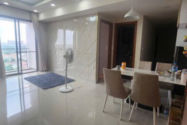 phong-khach-rong-rai