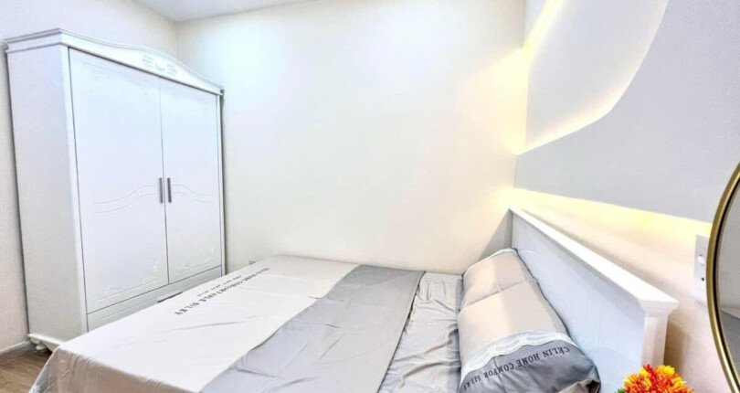 phong ngu can ho can ban 9 810x430 - Cần bán căn hộ 68m2, chung cư Sky Garden 3, giá 4.850 tỷ, nhà đẹp, đang có hợp đồng thuê ổn định.