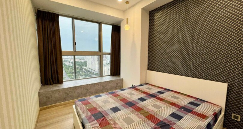 phong ngu nho 810x430 - Giá mua bán căn hộ 2pn tòa D lầu 19 chung cư Midtown Phú Mỹ Hưng T9/2025