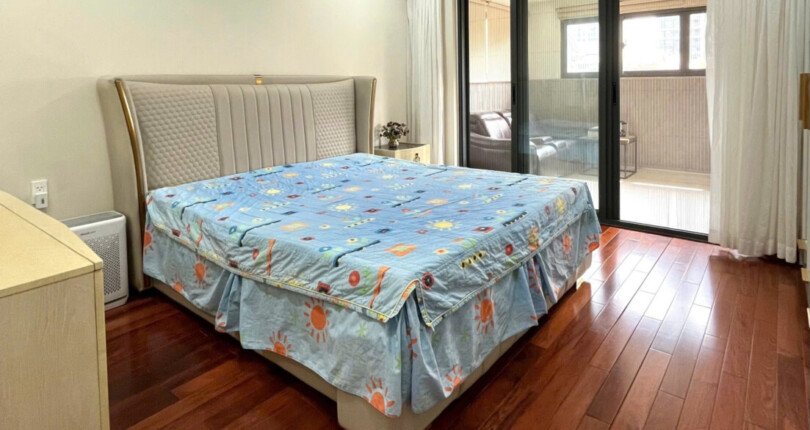 phong ngu rong rai day du noi that 810x430 - Bán gấp căn hộ sân vườn chung cư Nam Phúc Le Jardin Phú Mỹ Hưng T9/2025