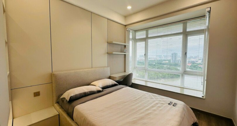 phong ngu truc dien song 810x430 - Giá mua bán căn hộ 3pn tòa A chung cư Riverside Residence phường Tân Mỹ T10/2025