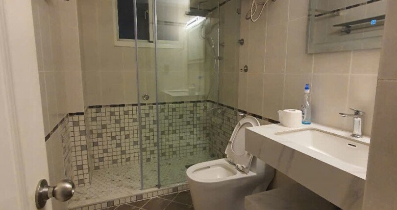 toilet can ho ban 810x430 - Bán gấp căn hộ 3pn chung cư Mỹ Khang tòa B lầu 5 hoàn thiện nội thất đẹp giá 9,2 tỷ