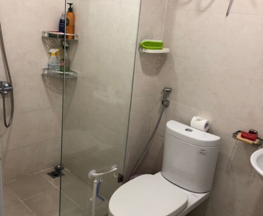 tollet can ho ban 3 900x738 - Bán căn hộ chung cư Scenic Valley 1, 71m2, giá 5.8 tỷ, nhà đang có hợp đồng thuê ổn định.