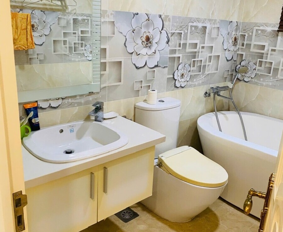 tollet can ho can ban 900x738 - Bán căn hộ chung cư Green Valley , diện tích 118m2, giá 9.5 tỷ, nội thất đầy đủ, xem nhà dễ.