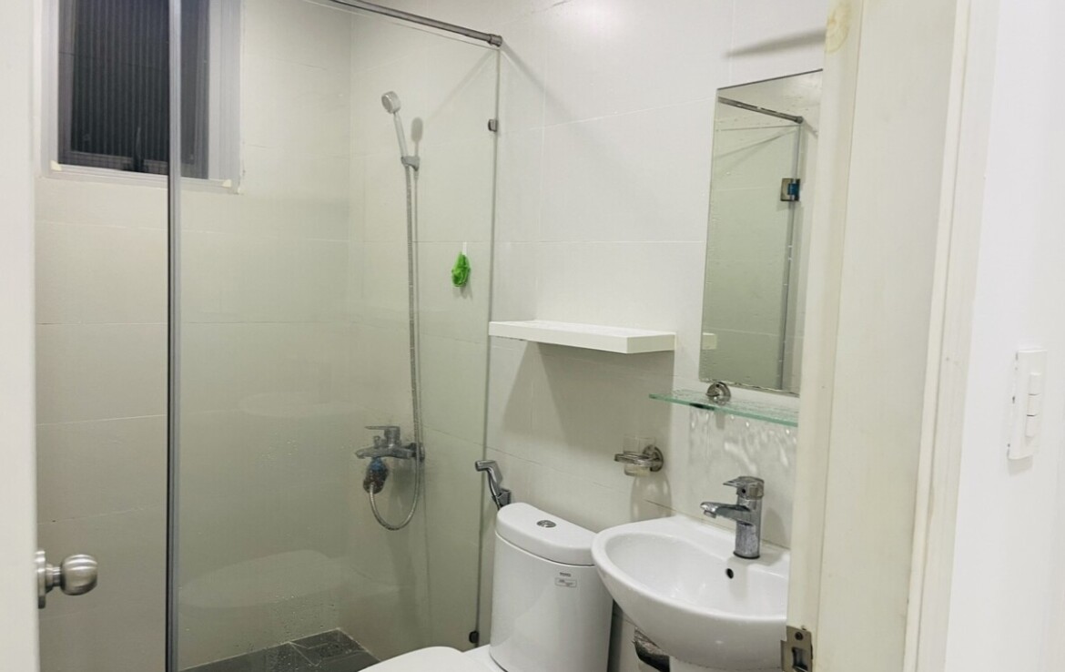 tollet can ho cho thue 1170x738 - Cho thuê căn hộ chung cư Scenic Valley 1, 80m2, 02pn, giá 22tr/tháng, bao VAT, nội thất đầy đủ, xem nhà dễ.